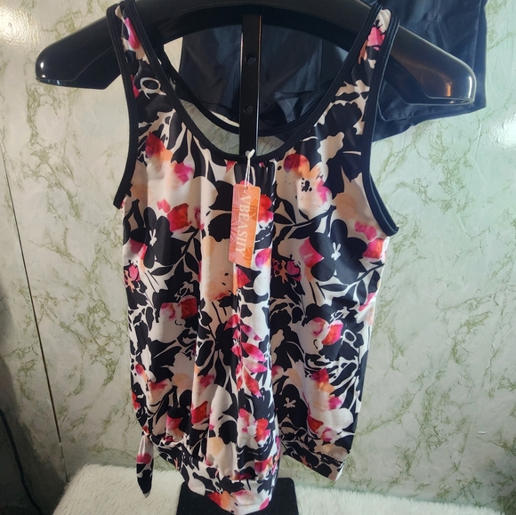 VBEASIIY 2 Piece Swimsuit - Picture 3 of 9